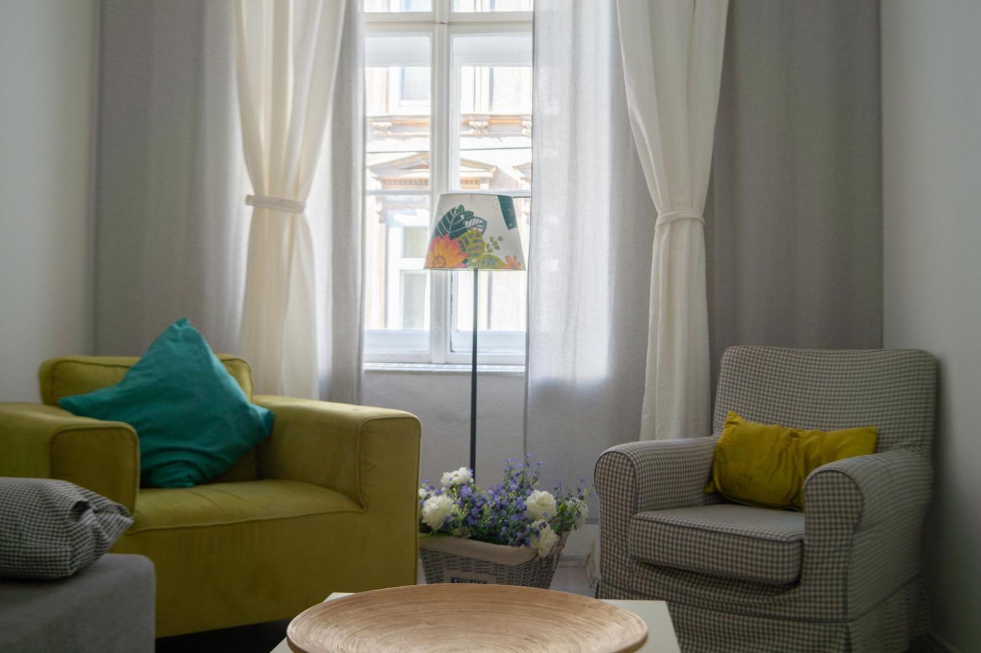 3 Elegant - Ideal For Long Wien
